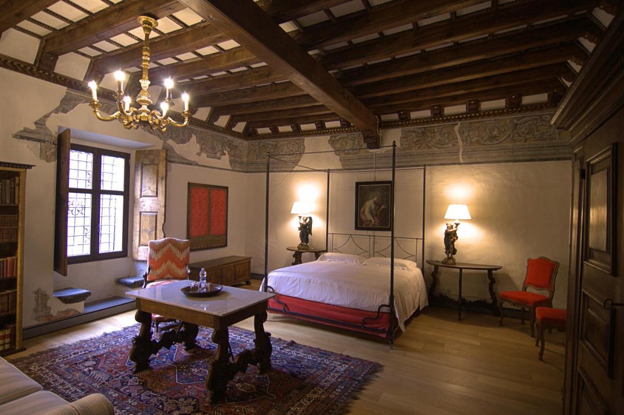 Palazzo Juvalta Bed & Breakfast Teglio Exterior foto